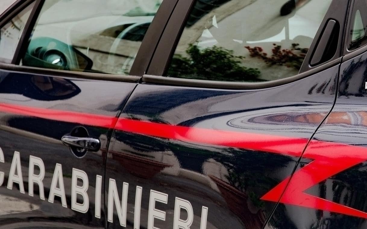 Ragusa, sparatoria in centro a Scicli: due feriti, uno è in gravi condizioni Ragusa, sparatoria in centro a Scicli: due feriti, uno è in gravi condizioni