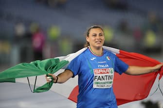 (240611) -- ROME, June 11, 2024 (Xinhua) -- Sara Fantini of Italy celebrates after winning the women's hammer throw final at 2024 Rome European Athletics Championships in Rome, Italy, June 10, 2024. (Xinhua/Li Jing) - Li Jing -//CHINENOUVELLE_XxjpbeE007042_20240611_PEPFN0A001/Credit:CHINE NOUVELLE/SIPA/2406110851