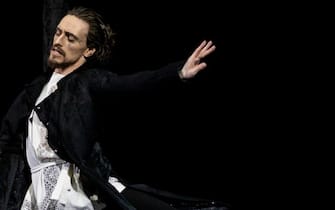Polunin si sarebbe dovuto esibire il 9 e 10 aprile al Teatro Arcimboldi di Milano in Rasputin, spettacolo rimandato al 28 e 29 gennaio 2023 a causa di un infortunio