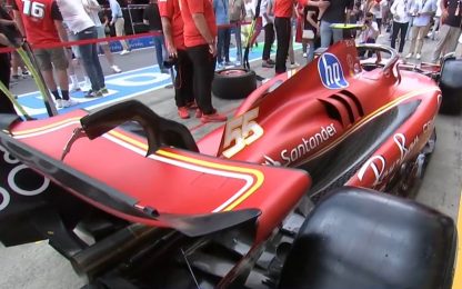 Ferrari, aggiunta un'apertura nel cofano motore