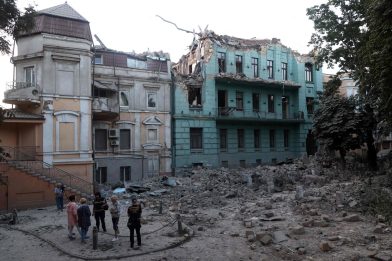 Ucraina Russia, droni russi su Odessa: un morto e sette feriti. LIVE