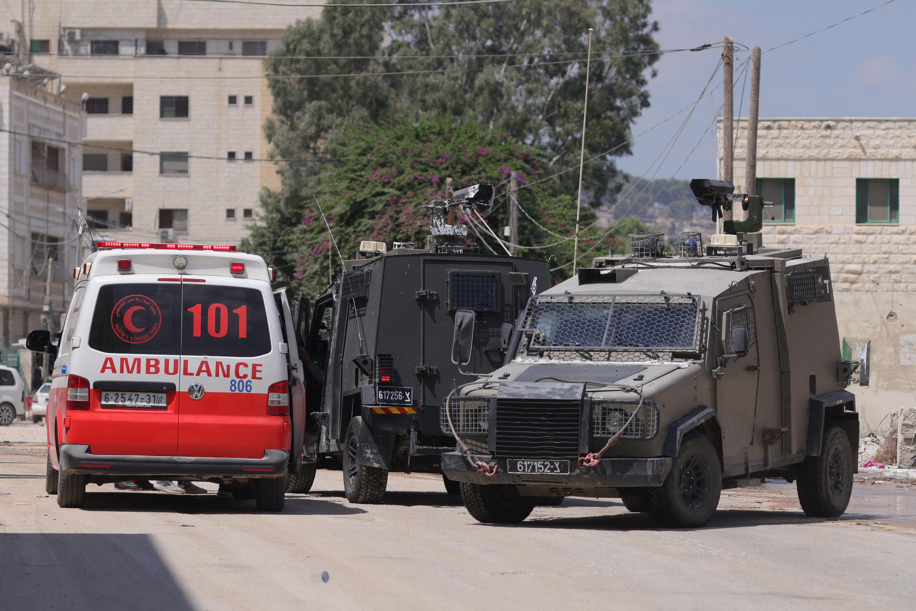 Veicoli militari israeliani a Jenin