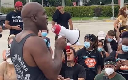 Proteste per Floyd, a Miami anche Holyfield. VIDEO