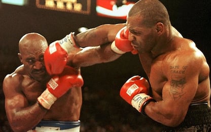 Boxe, Holyfield lancia la sfida a Tyson