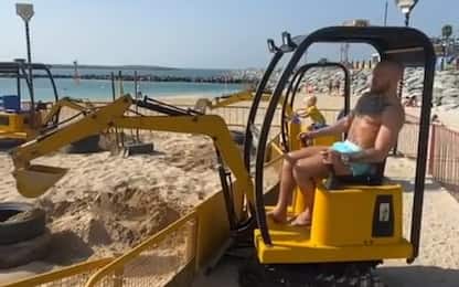 McGregor, ruspa in spiaggia dopo il ko. VIDEO