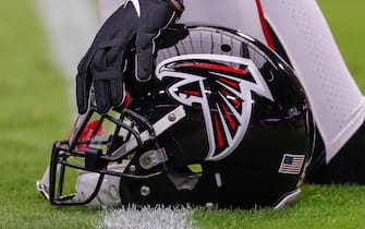 GLENDALE, AZ - OCTOBER 13:  An Atlanta Falcons helmet on the field before the NFL football game between the Atlanta Falcons and the Arizona Cardinals on October 13, 2019 at State Farm Stadium in Glendale, Arizona. (Photo by Kevin Abele/Icon Sportswire via Getty Images)