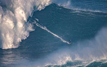 Surf su onde giganti, c'è un nuovo record mondiale