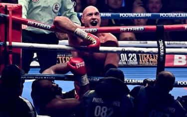 Fury ancora re dei pesi massimi WBC: Chisora ko