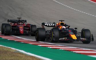 epa10261883 Dutch Formula one drider Max Verstappen of Red Bull Racing (R) and Monaco's Charles Leclerc of Scuderia Ferrari (L) during the United States Formula One Grand Prix at the Circuit of The Americas in Austin, Texas, USA, 23 October 2022.  EPA/GREG NASH