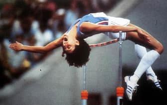 Sara Simeoni, in una foto di archivio, oro per il salto in alto, alle Olimpiadi di Mosca 1980. 
ANSA ARCHIVIO