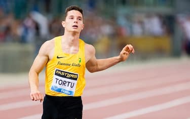 ROME, ITALY - JUNE 06: Filippo Tortu of Italy crosses the finishing line in men's 200m during the IAAF Diamond League: Golden Gala Pietro Mennea at Stadio Olimpico on June 06, 2019 in Rome, Italy. (Photo by Marco Mantovani/Getty Images)