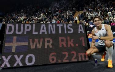 Nuovo record del mondo per Duplantis: salta 6.22 