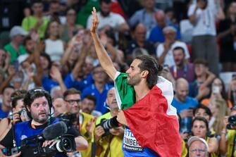epa10814504 Gianmarco Tamberi of Italy celebrates after winning the gold medal in the High Jump Men final competition of the World Athletics Championships in Budapest, Hungary, 22 August 2023.  EPA/Zsolt Czegledi HUNGARY OUT