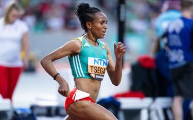 Tsegay batte il record mondiale dei 5000 donne