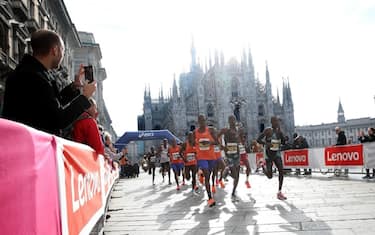 Milano Marathon, partenza e arrivo in piazza Duomo
