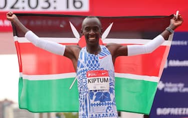 Il Kenya piange Kiptum, eroe e orgorglio nazionale