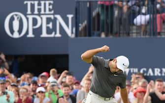 CARNOUSTIE, SCOTLAND - JULY 22:  Francesco Molinari of Italy celebrates a birdie on the 18th hole during the final round of the 147th Open Championship at Carnoustie Golf Club on July 22, 2018 in Carnoustie, Scotland.  (Photo by Harry How/Getty Images)