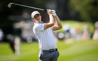 epa10837769 Matthew Fitzpatrick of England in action during the fourth round of the Omega European Masters Golf Tournament DP World Tour, in Crans-Montana, Switzerland, 03 September 2023.  EPA/JEAN-CHRISTOPHE BOTT