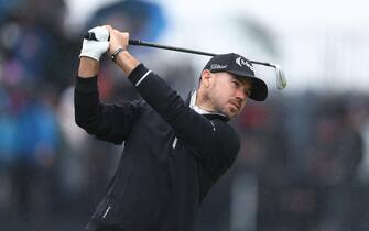 epa10764397 Brian Harman of the USA in action during round 4 of the British Open Golf Championship in Hoylake, Britain, 23 July 2023.  EPA/ADAM VAUGHAN