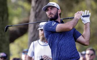 epa10514013 Max Homa of the USA in action on the twelfth tee during the second round of The Players Championship golf tournament at TPC Sawgrass in Ponte Vedra Beach, Florida, USA, 10 March 2023.  EPA/ERIK S. LESSER
