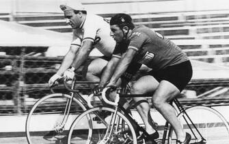 Antonio Maspes et Sante Gaiardoni aux championnats du monde de cyclisme à Rome, le 9 août 1967. (Photo by Keystone-France/Gamma-Rapho via Getty Images)