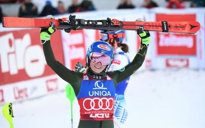 Mikaela Shiffrin domina lo slalom di Lienz