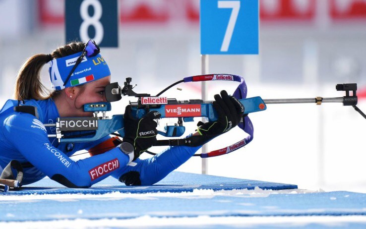 Lisa Vittozzi impegnata nel poligono a terra durante la sprint del Mondiale di Anterselva Lisa Vittozzi impegnata nel poligono a terra durante la sprint del Mondiale di Anterselva (Getty)