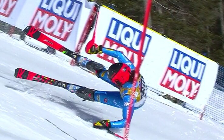 La caduta di Federica Brignone in slalom