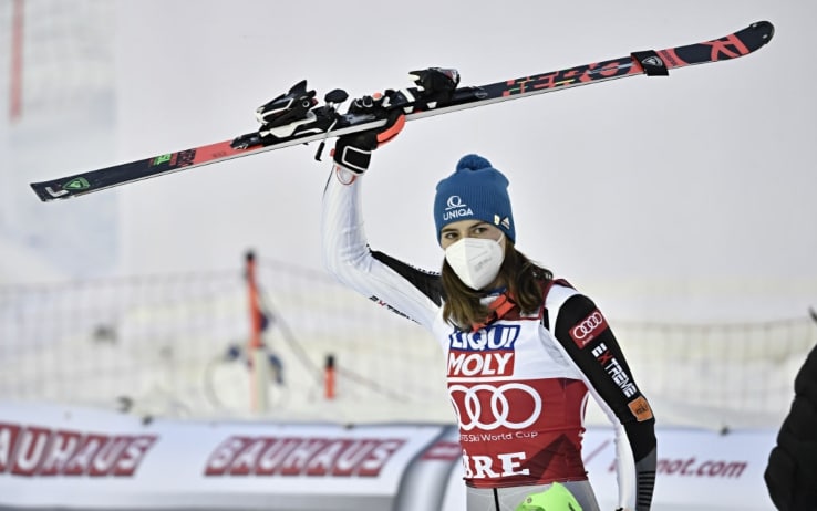 In skiing, Petra Vlhova wins the slalom of Are and returns to the top of the Cup standings