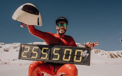Billy scia a quasi 255 km/h: i record di velocità