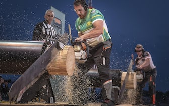 epa05979956 A handout photo made available by Global Newsroom on 21 May 2017 shows Brad Delosa of Australia competes against Stirling Hart of Canada in the stock saw discipline during the Stihl Timbersports Champions Trophy at the Hamburg Cruise Center Altona in Hamburg, Germany, 20 May 2017.  EPA/Sebastian Marko / HANDOUT  HANDOUT EDITORIAL USE ONLY/NO SALES