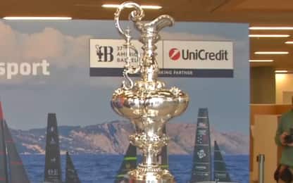 L'America's Cup sbarca a Milano: esposto il trofeo