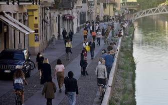 Coronavirus , Fase2 lockdown persone in giro sul Naviglio Grand MILANO, Coronavirus , Fase2 lockdown persone in giro sul Naviglio Grande e Darsena all' ora del aperitivo (Duilio Piaggesi/Fotogramma, Milano - 2020-05-07) p.s. la foto e' utilizzabile nel rispetto del contesto in cui e' stata scattata, e senza intento diffamatorio del decoro delle persone rappresentate