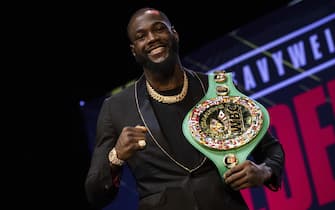 epa08125969 US boxer Deontay Wilder arrives on stage during the Wilder vs. Fury II joint press conference prior to their World Heavyweight Championship fight at The Novo Theater in Los Angeles, California, USA, 13 January 2020. The fight will be held at the MGM Grand Garden Arena on February 22 in Las Vegas.  EPA/ETIENNE LAURENT