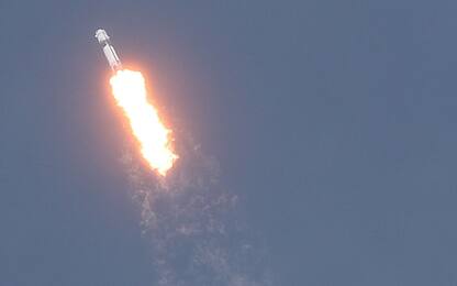 SpaceX, la NASA lancia Crew Dragon. FOTO