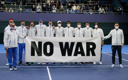 Coppa Davis, striscione Italia: "No war"