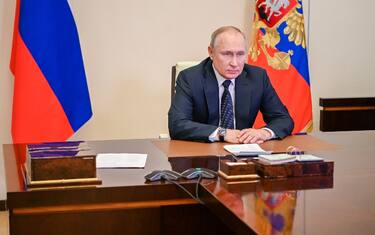 Putin: "Contro la Russia sanzioni illegittime"