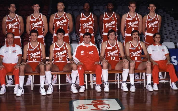 L'Olimpia di Casalini (in basso a destra)  dell'87/88 con Dino Meneghin, D'Antoni, Mc Adoo e Vittorio Gallinari