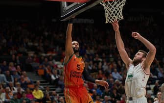 James Web of Valencia basket (L) and Nicolo Melli of EA7 Emporio Armani Milan (R) in action during the Turkish Airlines EuroLeague Regular Season Round 27 on march 7, 2023 at Fuente de San Luis Sport Hall  (Valencia ,Turkish Airlines EuroLeague Regular Season Round 27 on march 7, 2023). Valencia Basket 84:88  EA7 Emporio Armani Milan (Photo by Vicente Vidal Fernandez/Sipa USA)