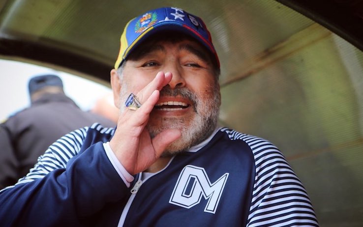 Maradona Nuovo Look E Capelli Rasati Durante L Isolamento Per Coronavirus Sky Sport