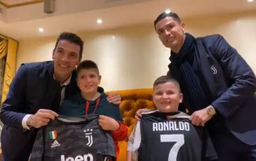 Buffon e CR7, incontro con bimbi terremotati
