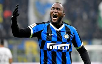 MILAN, ITALY - JANUARY 14: Romelu Lukaku of FC Internazionale Milano celebrates 1-0 during the Italian Serie A   match between Internazionale v Cagliari Calcio at the San Siro on January 14, 2020 in Milan Italy (Photo by Mattia Ozbot/Soccrates/Getty Images)