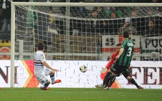 Foto Alessandro Fiocchi/LaPresse
26 03 2014 Reggio Emilia(Italia)
Sport Calcio
Sassuolo - Sampdoria
Campionato italiano di calcio Serie A Tim  2013 2014
Nella foto:&#xa0;gol Sansone

Photo&#xa0;Alessandro Fiocchi/LaPresse
26 03 2014 Reggio Emilia&#xa0;(Italy)
Sport Soccer
Sassuolo - Sampdoria
Italian Football Championship League&#xa0;A Tim  2013 2014
In the picture: Sansone gol