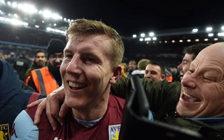 Aston Villa in finale di Coppa di Lega, è festa con i tifosi