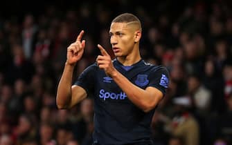 LONDON, ENGLAND - FEBRUARY 23: Richarlison of Everton celebrates after scoring his team's second goal during the Premier League match between Arsenal FC and Everton FC at Emirates Stadium on February 23, 2020 in London, United Kingdom. (Photo by Catherine Ivill/Getty Images)