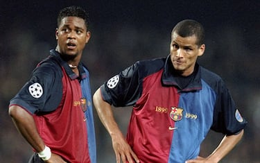 15 Mar 2000:  Patrick Kluivert and Rivaldo of Barcelona stand over a free-kick during the UEFA Champions League match against Hertha Berlin at the Nou Camp in Barcelona, Spain.  Barcelona won the match 3-1.   \ Mandatory Credit: Clive Brunskill /Allsport
