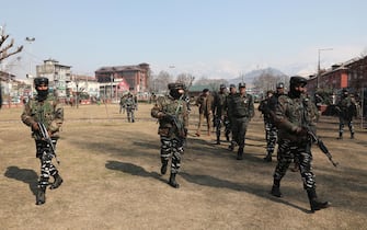 epa08187003 India paramilitary soldiers arrive to inspect the site of grenade explosion in Srinagar, Indian Kashmir, India, 02 February 2020. According to reports, two Indian paramilitary soldiers and two civilians were injured in an explosion inside a park in Srinagar.  EPA/FAROOQ KHAN