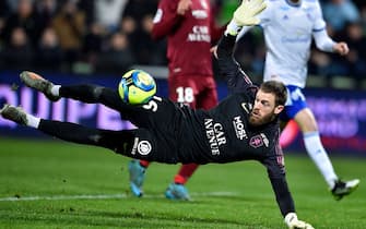 Metz's Algerian goalkeeper Alexandre Oukidja stops a ball during the French L1 football match between FC Metz and Racing Club Strasbourg Alsace at the Saint-Symphorien stadium in Longeville-les-Metz, near Metz, northeastern France on January 11, 2020. (Photo by JEAN-CHRISTOPHE VERHAEGEN / AFP) (Photo by JEAN-CHRISTOPHE VERHAEGEN/AFP via Getty Images)