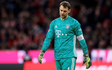 epa08206242 Bayern Munich's goalkeeper Manuel Neuer reacts during the German Bundesliga soccer match between FC Bayern Munich and RB Leipzig in Munich, Germany, 09 February 2020.  EPA/RONALD WITTEK CONDITIONS - ATTENTION: The DFL regulations prohibit any use of photographs as image sequences and/or quasi-video.