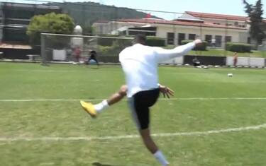 Boateng, che gol! Stop tacco e tiro al volo. VIDEO